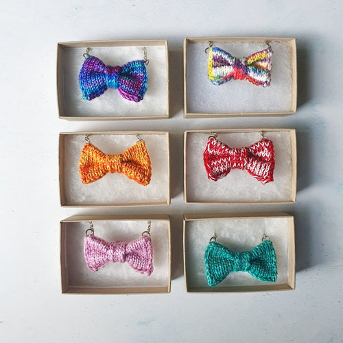 NIEUWE Collectie: De Mini Bow Tie Kettingen